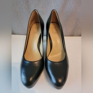 NWOT Naturalizer Black Leather Heels